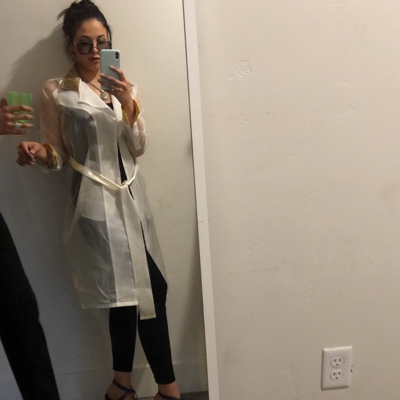 Meet your Posher, Ariel - Picture 2 of 3